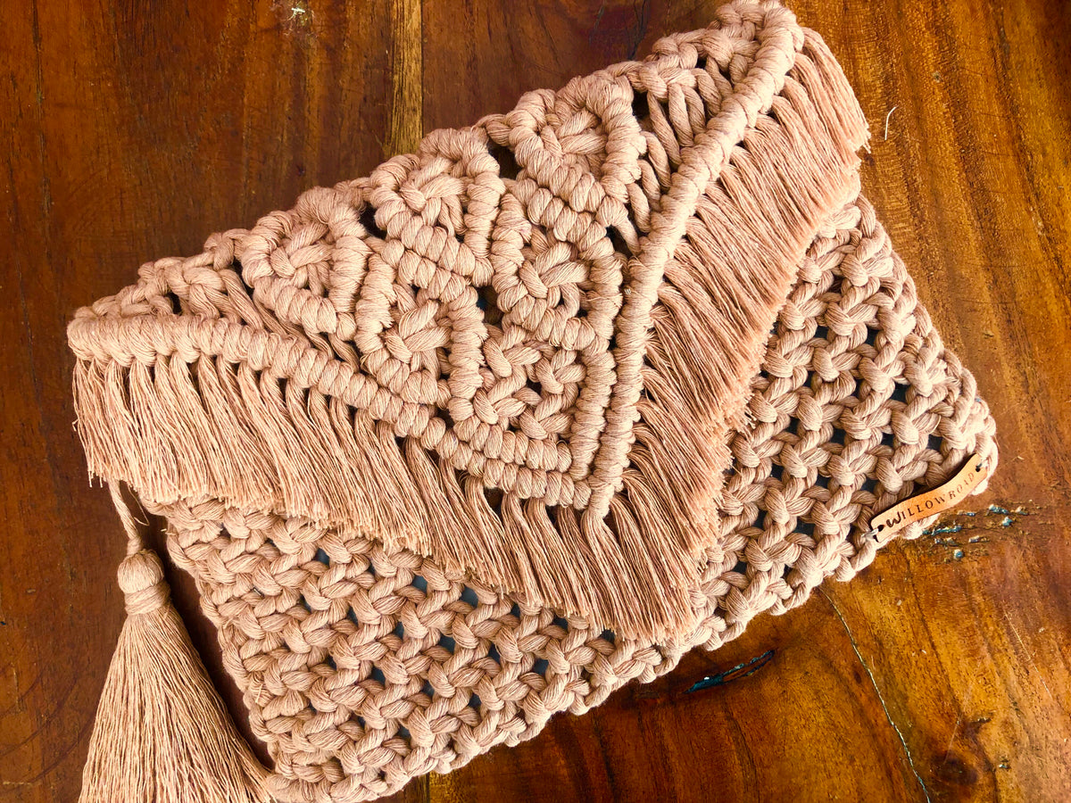 Macrame clutch outlet